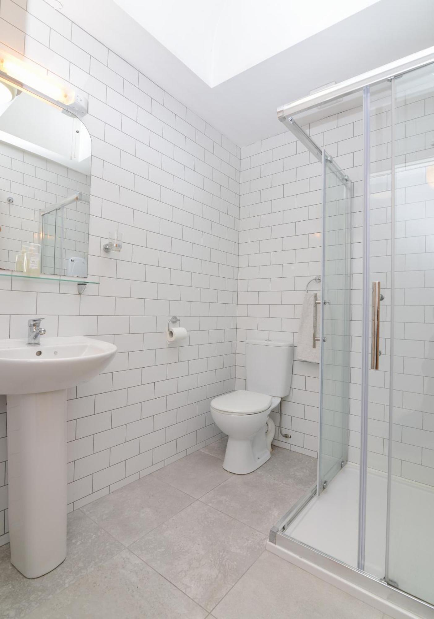 The Red Keep Fab Location - Two Bed - Two Bathrooms -Townhouse Голуэй Экстерьер фото